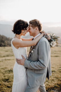 Brautpaar-Shooting bei einer Hochzeit in den Bergen Österreichs