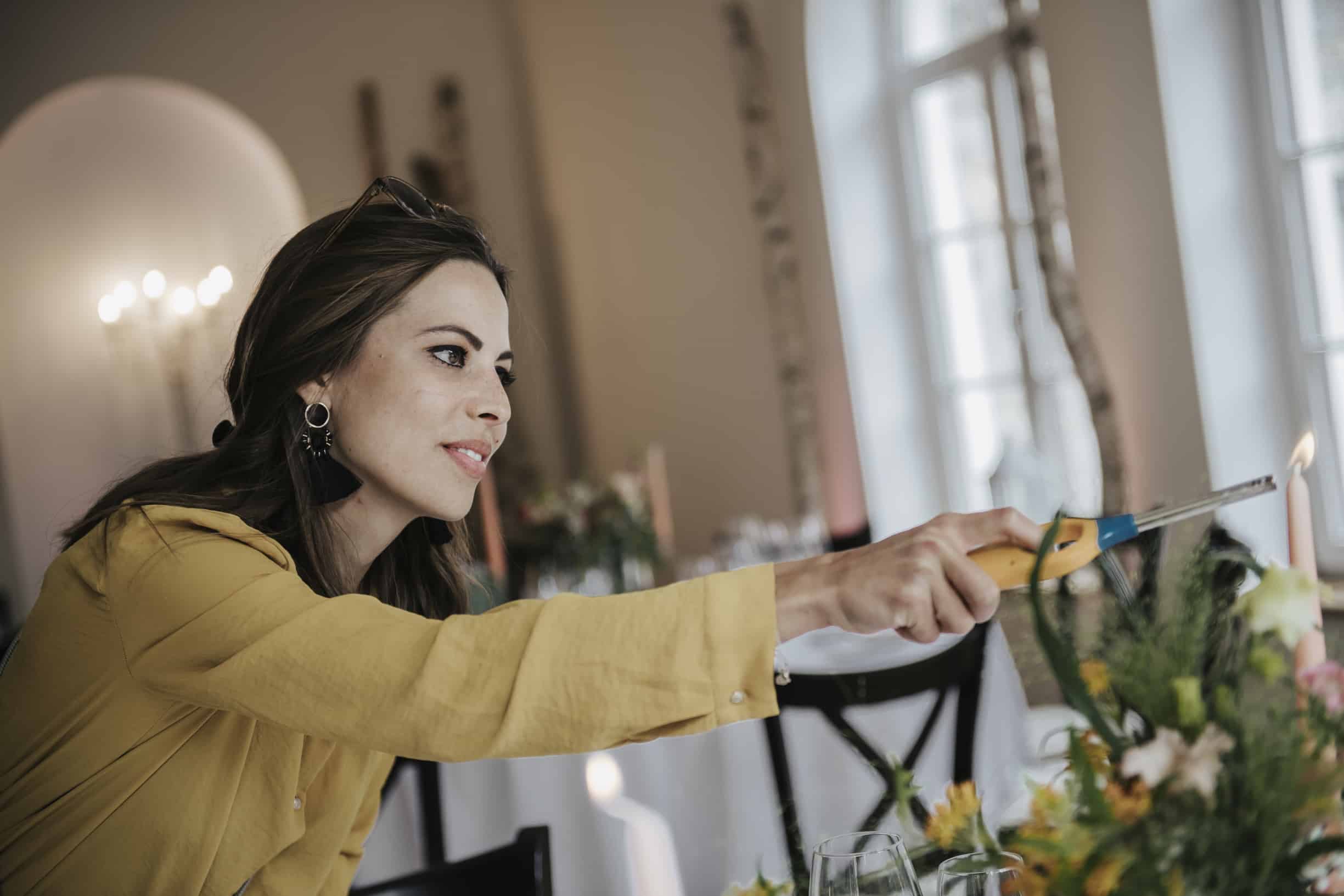 Hochzeitsplanerin übernimmt diverse Organisations- und Koordinationstätigkeiten am Hochzeitstag damit alles perfekt ist; Weddingplanner pure passoion weddings by Anna Walch